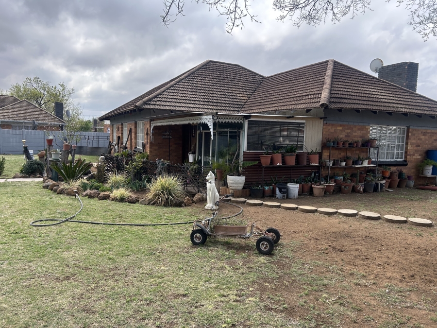 3 Bedroom Property for Sale in Vierfontein Free State